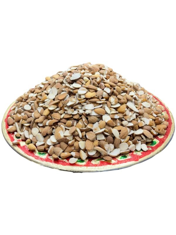 Almonds Cutting (Gurbandi Badam)